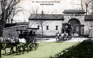 86- Fort-National - Depart d'une caravane de touristes 
